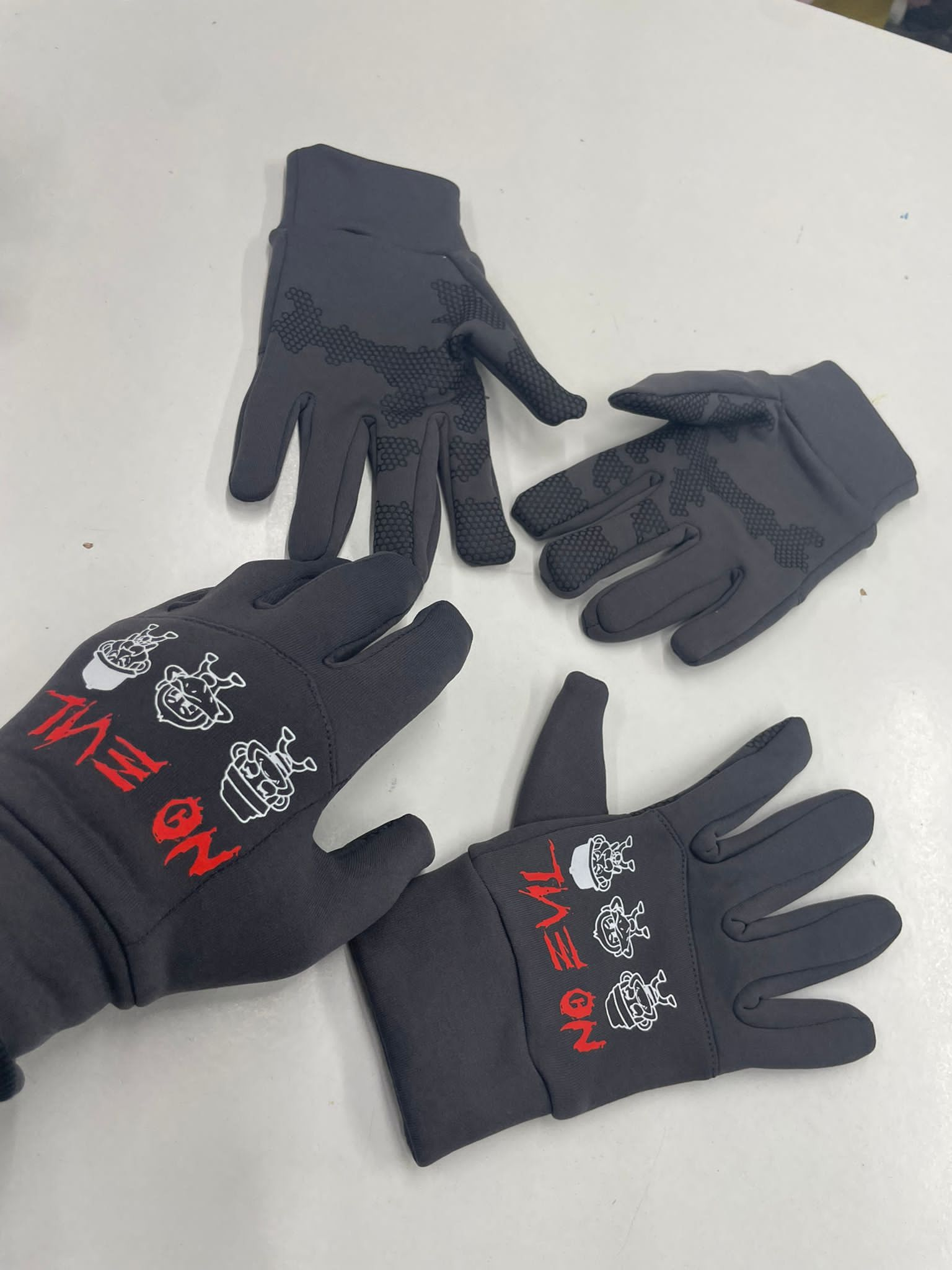 NO EVIL ETIP GLOVES